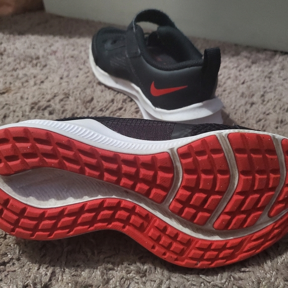 Nike shoes - Picture 4 of 6